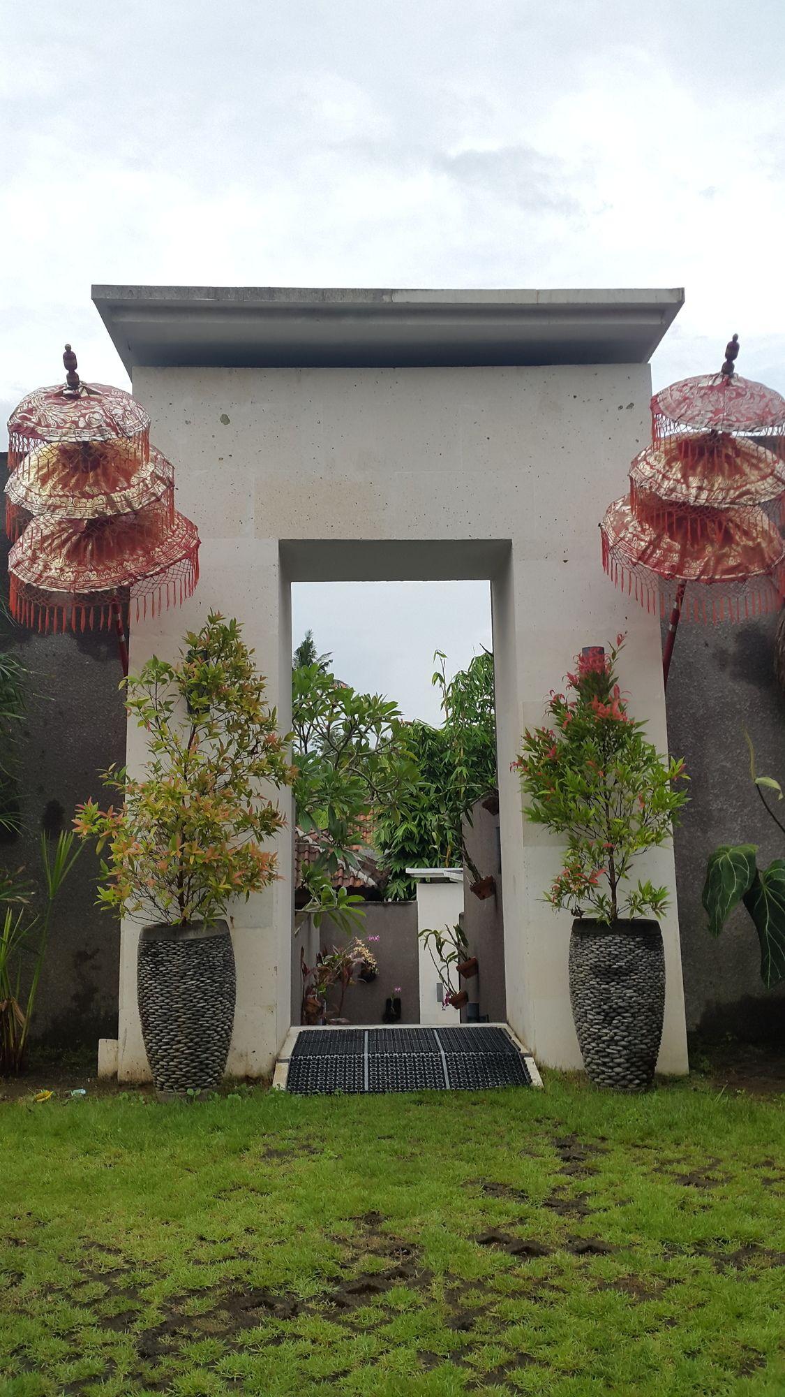 Sri Abi Ratu Villas Sukawati Exterior foto
